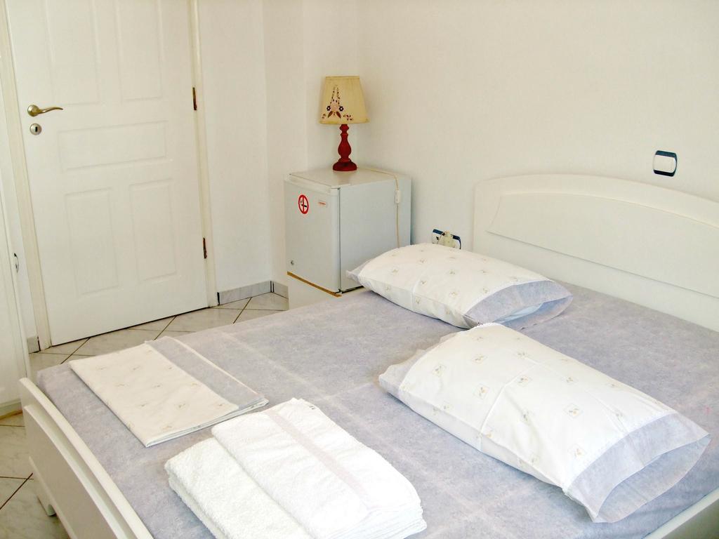 Kristallia Rooms 蒙纳斯提拉 客房 照片