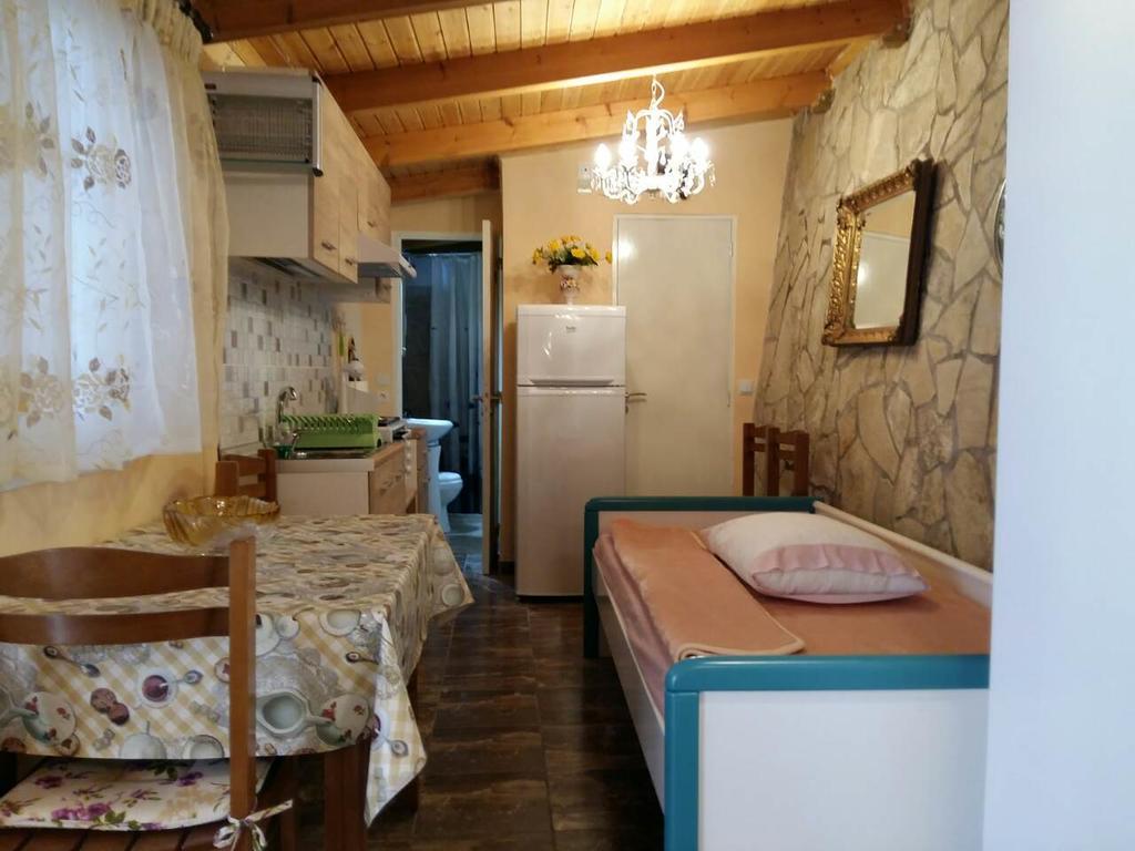 Kristallia Rooms 蒙纳斯提拉 外观 照片